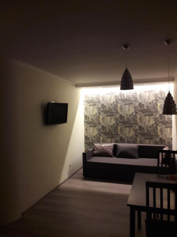 Ferienwohnung Apartmens Near Metalist Charkiw Exterior foto