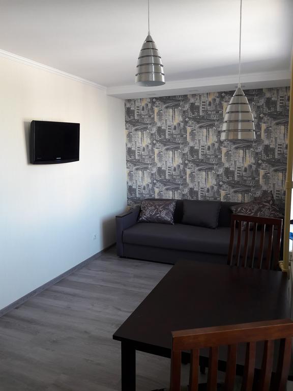 Ferienwohnung Apartmens Near Metalist Charkiw Exterior foto